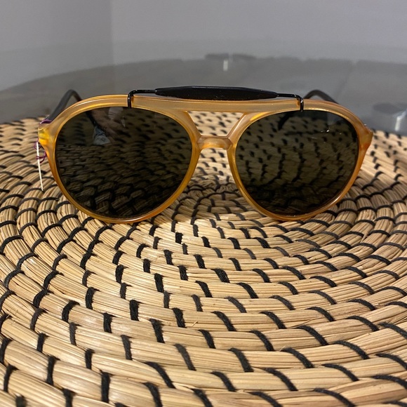 Spalding Sport Orange and Black Vintage 90’s Aviator Sunglasses - Picture 2 of 4